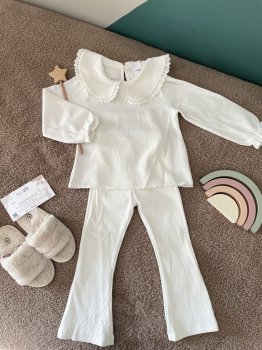 Dokuma Yaka Detaylı Gömlek, Triko Kazak ve İspanyol Paça Fitilli Taytlı 3'lü Takım 