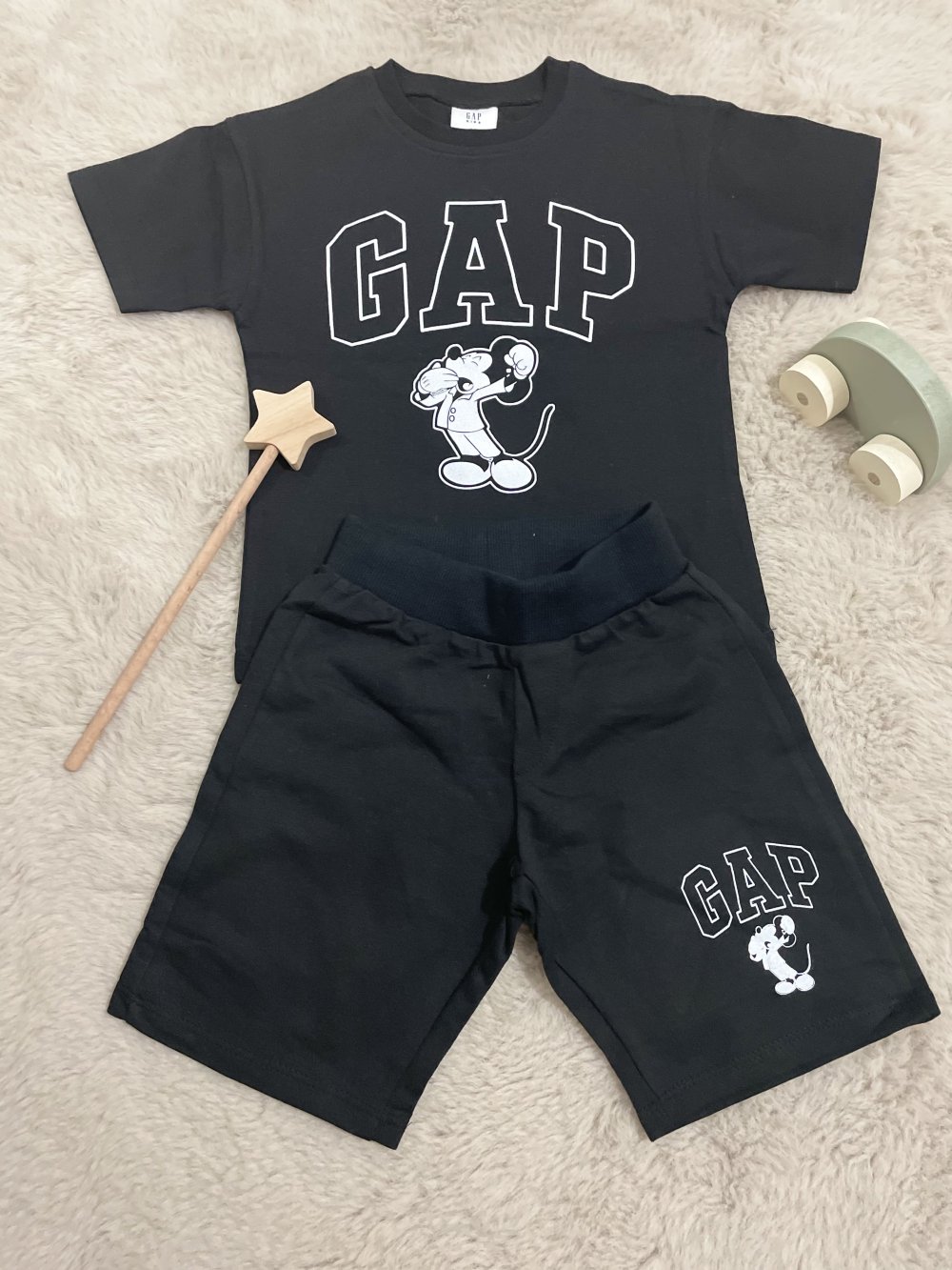 Gap Baskılı Siyah Şortlu Takım