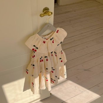 Krem Kiraz Desenli Elbise